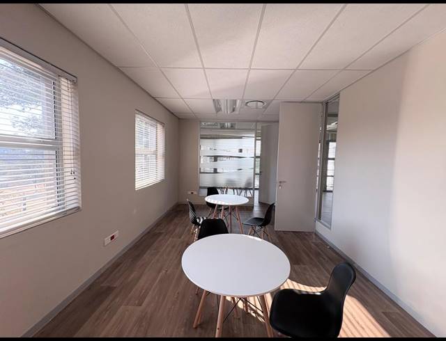 190M² OFFICE TO LET IN BROADACRES